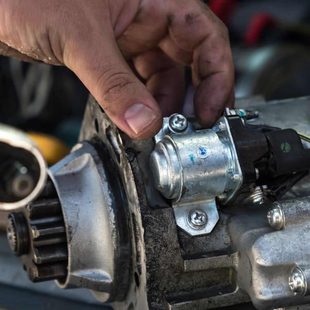 What are the most common indications of a faulty starter motor?